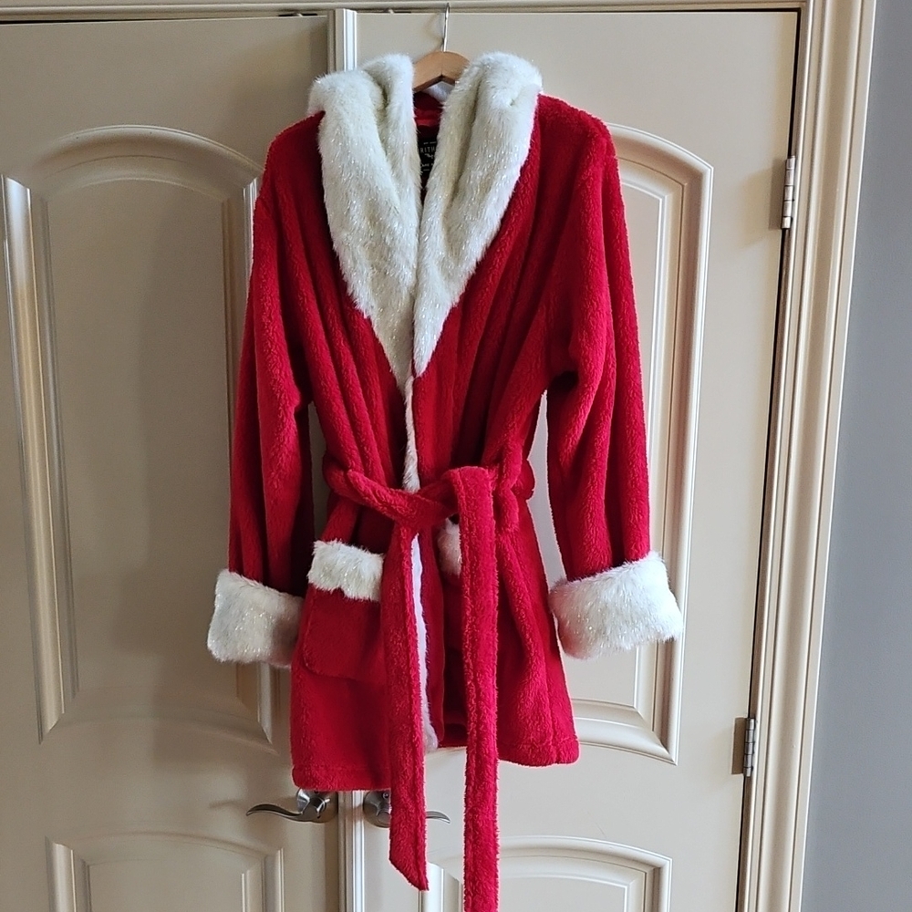 SOLD OUT NWT HOODED WOMEN'S LUXURY RED ROBE | CHRISTMAS KITTEN